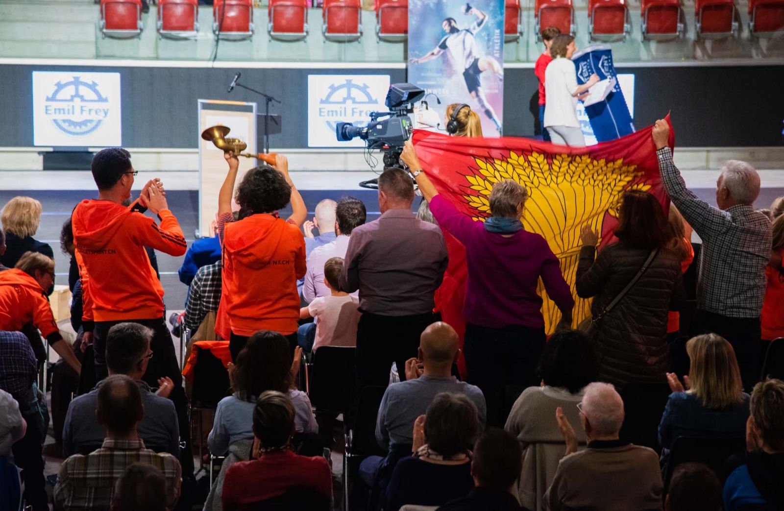 Z&uuml;ndw&uuml;rfel Hombrechtikon